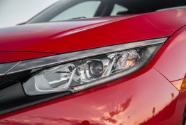 2016-Honda-Civic-LX-headlamp