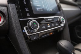 2016-Honda-Civic-Touring-climate-controls