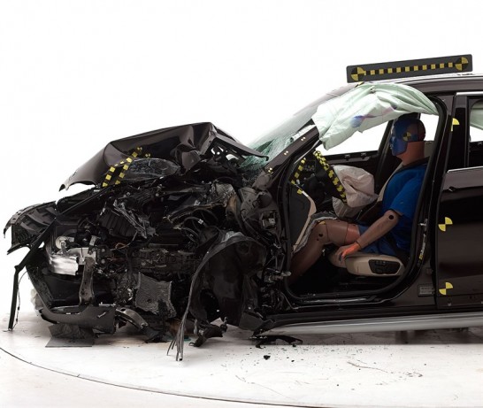 2016-bmw-x1-iihs-crash-test-2