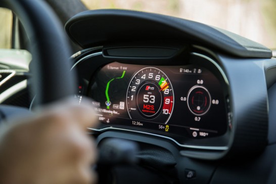 2017-Audi-R8-V10-Plus-instrument-cluster