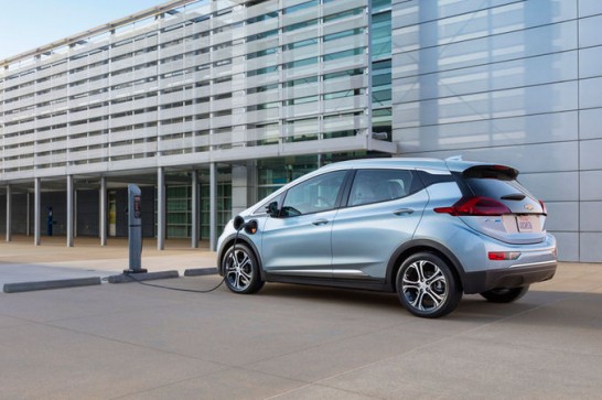 2017-Chevrolet-Bolt-EV-15