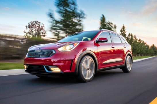 2017-Kia-Niro-Hybrid-front-three-quarters-in-motion-02