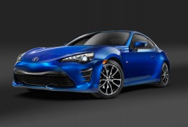 2017-Toyota-86-front-three-quarter