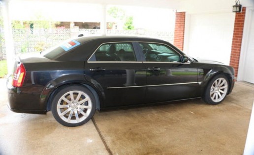 Chrysler 300 SRT8