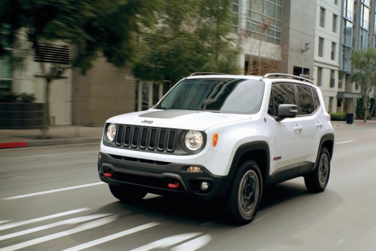 Jeep-Renegade-white-cityscape