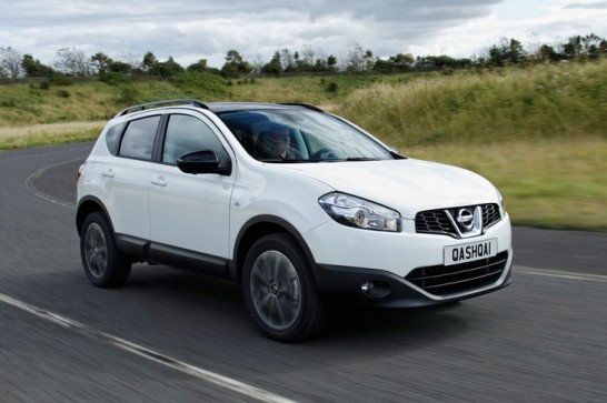 Nissan-Qashqai-Driving