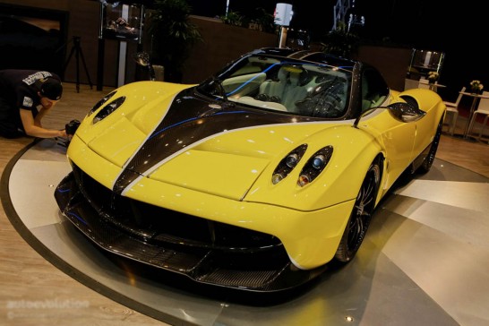 pagani-huayra-pacheto-tempesta-bows-in-geneva-as-track-pack-with-monster-exhaust_3
