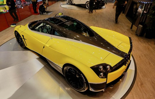 pagani-huayra-pacheto-tempesta-bows-in-geneva-as-track-pack-with-monster-exhaust_7