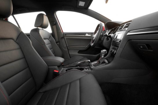 2015-Volkswagen-Golf-GTI-front-interior-seats