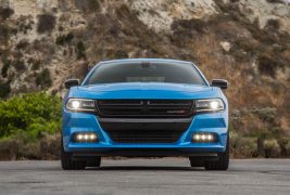 2016-Dodge-Charger-SXT-front-end