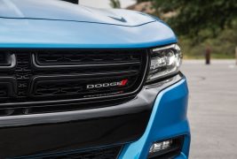2016-Dodge-Charger-SXT-grille