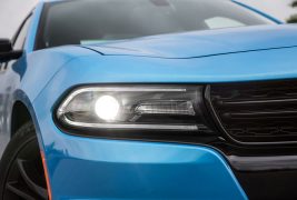 2016-Dodge-Charger-SXT-headlight