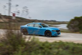 2016-Dodge-Charger-SXT-side-in-motion