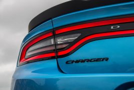 2016-Dodge-Charger-SXT-taillight