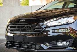 2016-Ford-Focus-SE-EcoBoost-111-876x535
