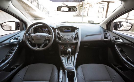 2016-Ford-Focus-SE-EcoBoost-119-876x535