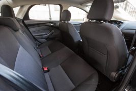 2016-Ford-Focus-SE-EcoBoost-123-876x535