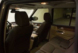 2016-LandRover-LR4-24