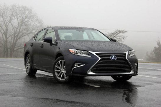 2016 Lexus ES-300h