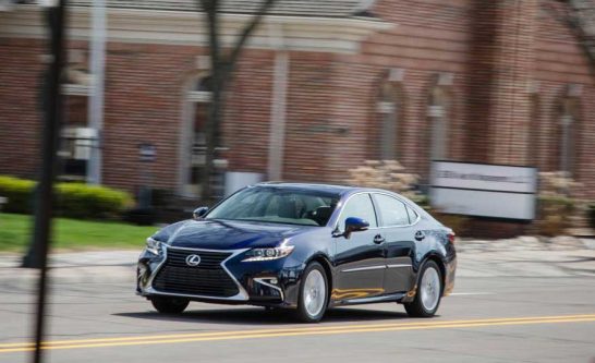 2016-Lexus-ES350-2-1011-876