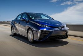 2016-Toyota-Mirai-106-876x535