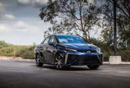 2016-Toyota-Mirai-109-876x535