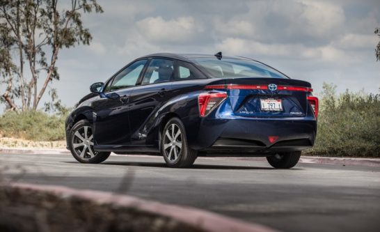 2016-Toyota-Mirai-110-876x535