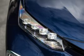 2016-Toyota-Mirai-117-876x535