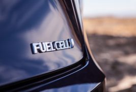 2016-Toyota-Mirai-120-876x535