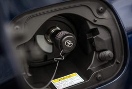 2016-Toyota-Mirai-121-876x535