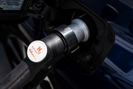2016-Toyota-Mirai-124-876x535