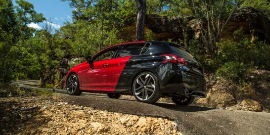 VW Golf GTI Performance vs Peugeot 308 GTi 270