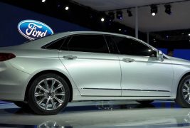 2016-ford-taurus-shows-up-in-shanghai-with-long-wheelbase-premium-features-live-photos_7