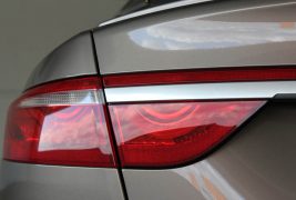 2016-jaguar-xf-35t-r-sport-rwd-15