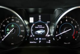 2016-jaguar-xf-35t-r-sport-rwd-22