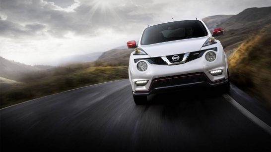 2016-nissan-juke-nismo-front-profile-highway-driving