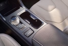 2017-Ford-Fusion-center-console-1