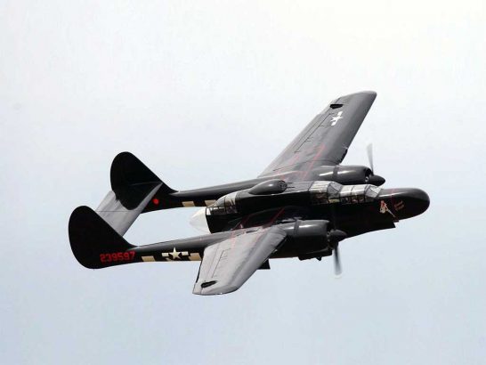 هواپیمای Northrop P-61 Black Widow با دو موتور 18 سیلندر رادیال