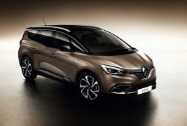 Renault Grand Scenic 2017 01