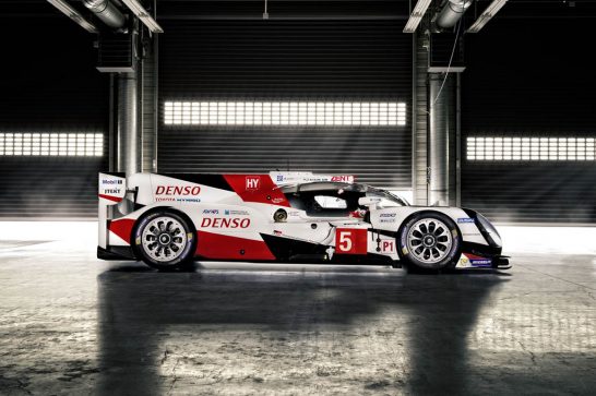 Toyota-TS050-Hybrid-LMP1-side-shot