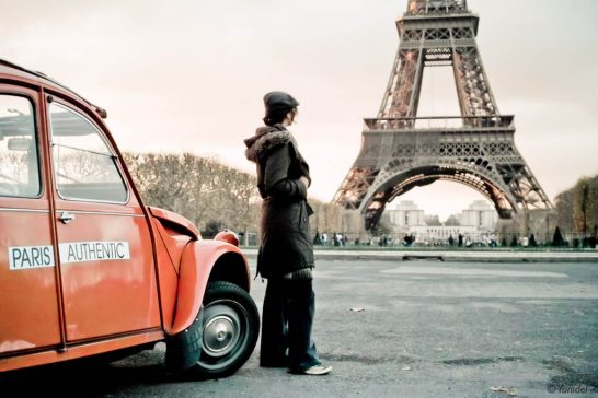 paris-authentic-citroen-2CV-eiffel-HR