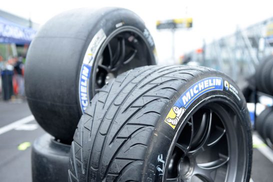 wet_tires