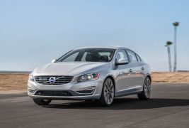 2015-Volvo-S60-T6-Drive-E-front-three-quarters-in-motion1