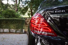 2015-bentley-v-mercedes-super-luxo-comparison-48