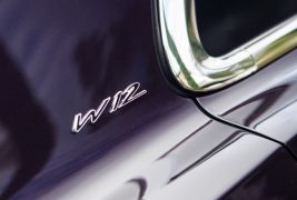 2015-bentley-v-mercedes-super-luxo-comparison-6
