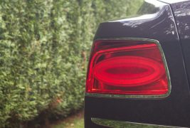 2015-bentley-v-mercedes-super-luxo-comparison-8