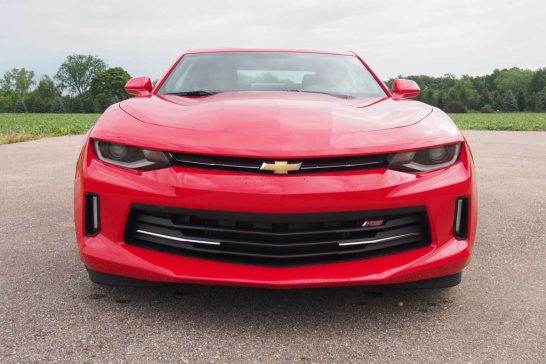 2016-Chevrolet-Camaro-1LT-Grille-01