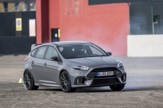 2016-Ford-Focus-RS-front-three-quarter-in-motion-44-1