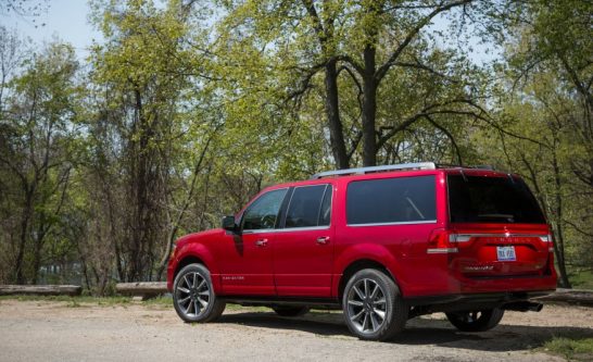 2016-Lincoln-Navigator-L-110-876x535