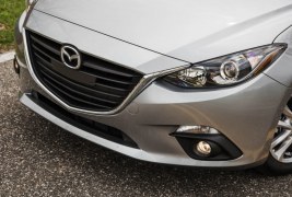 2016-Mazda-3-20L-sedan-113